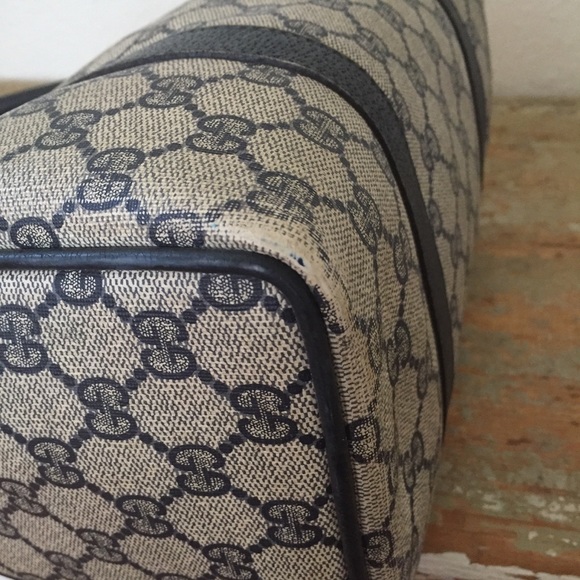 SOLD Vintage Gucci Boston Bag - Picture 7 of 8